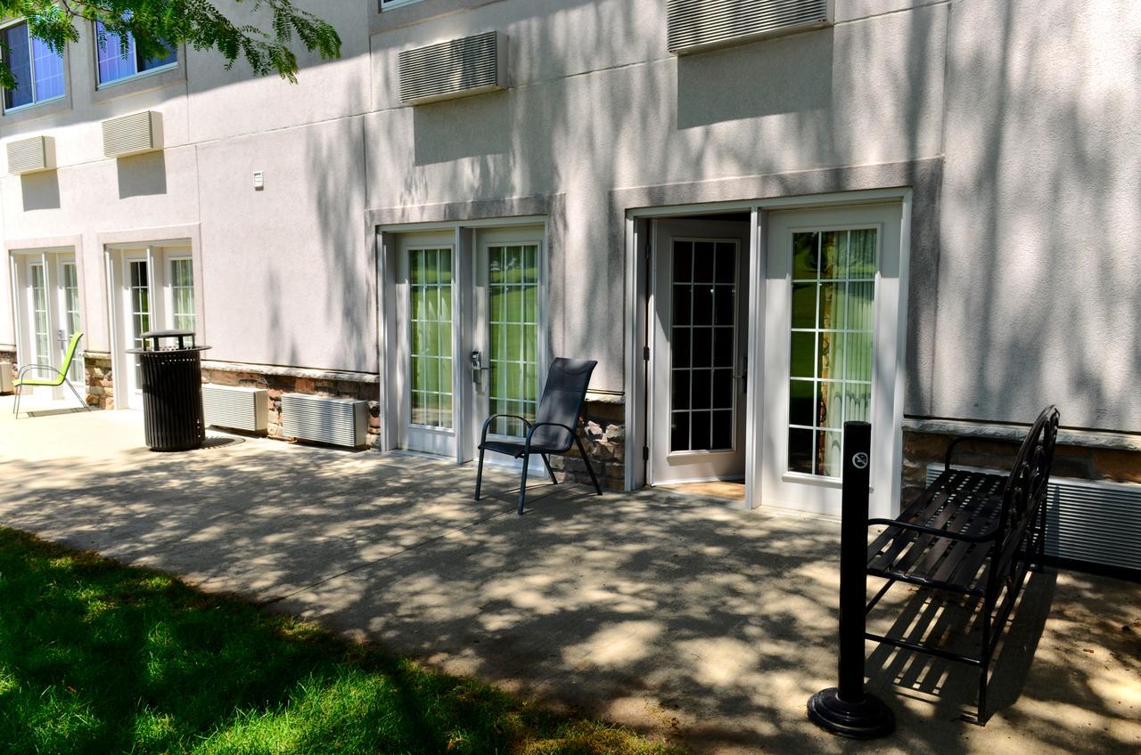 Cobblestone Inn & Suites - Denison | Majestic Hills Εξωτερικό φωτογραφία